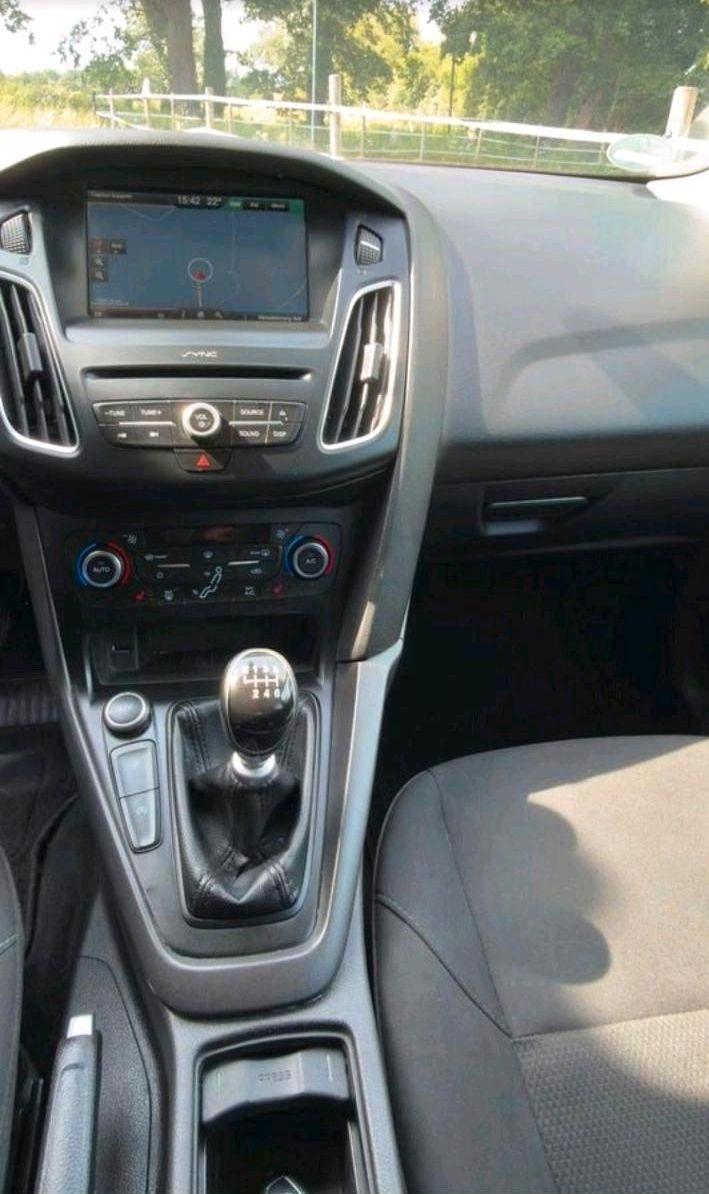 Ford Focus 2015 — photo 8