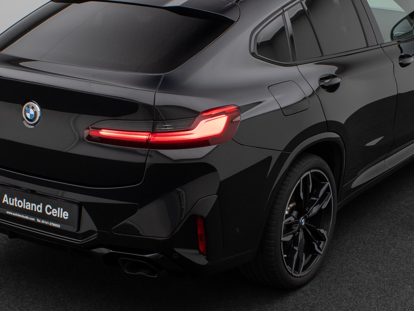 Fahrzeugabbildung BMW X4 M40i Kamera Laser HUD DAB HiFi DisplKey 21"
