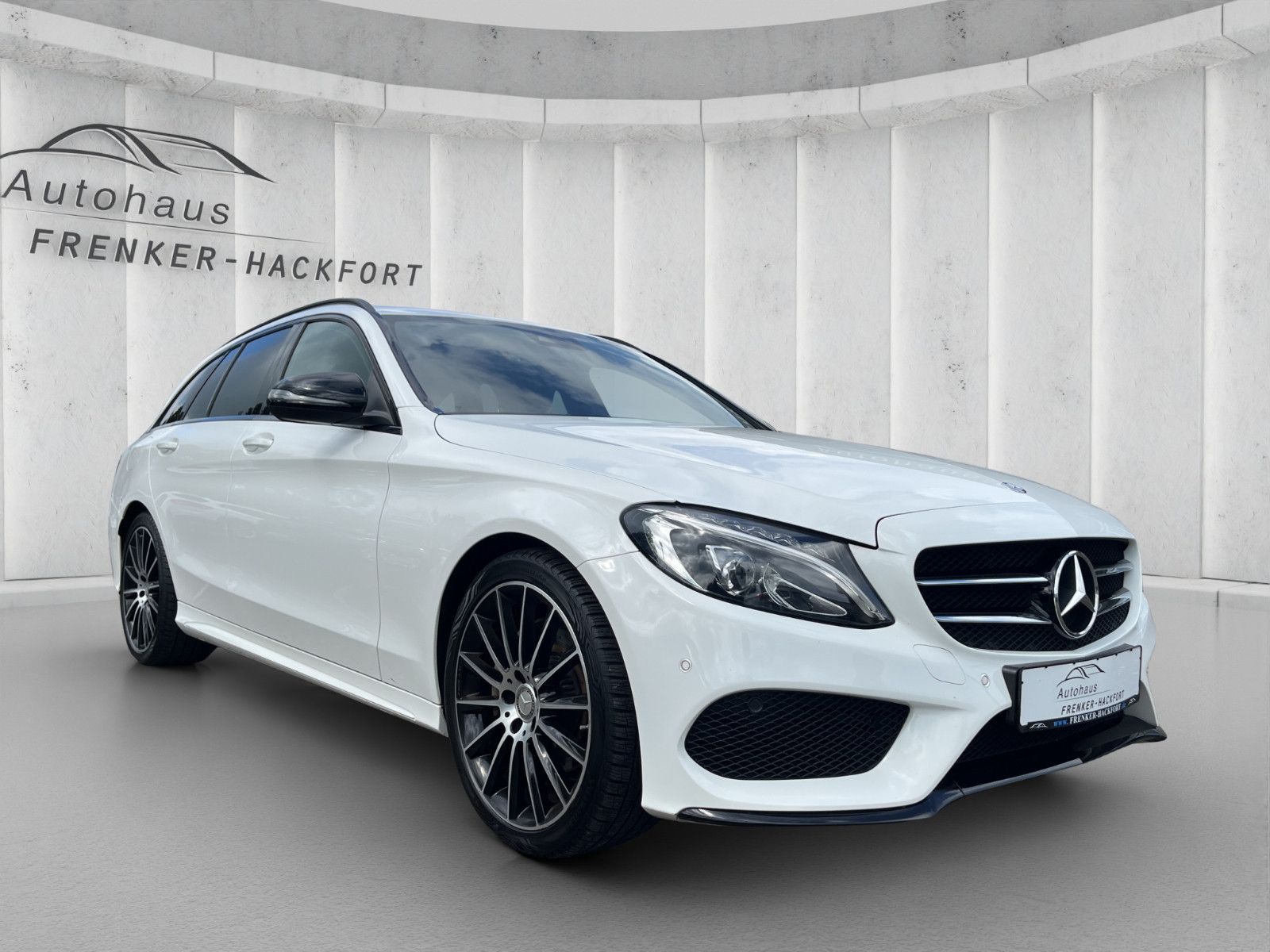 MERCEDES-BENZ C 180 T AMG Line Navi Tempomat 19" LED Kamera