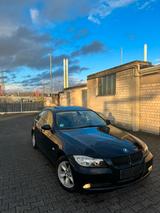 BMW 320 3 Limousine 320i - BMW 320 aus 2005: 320i