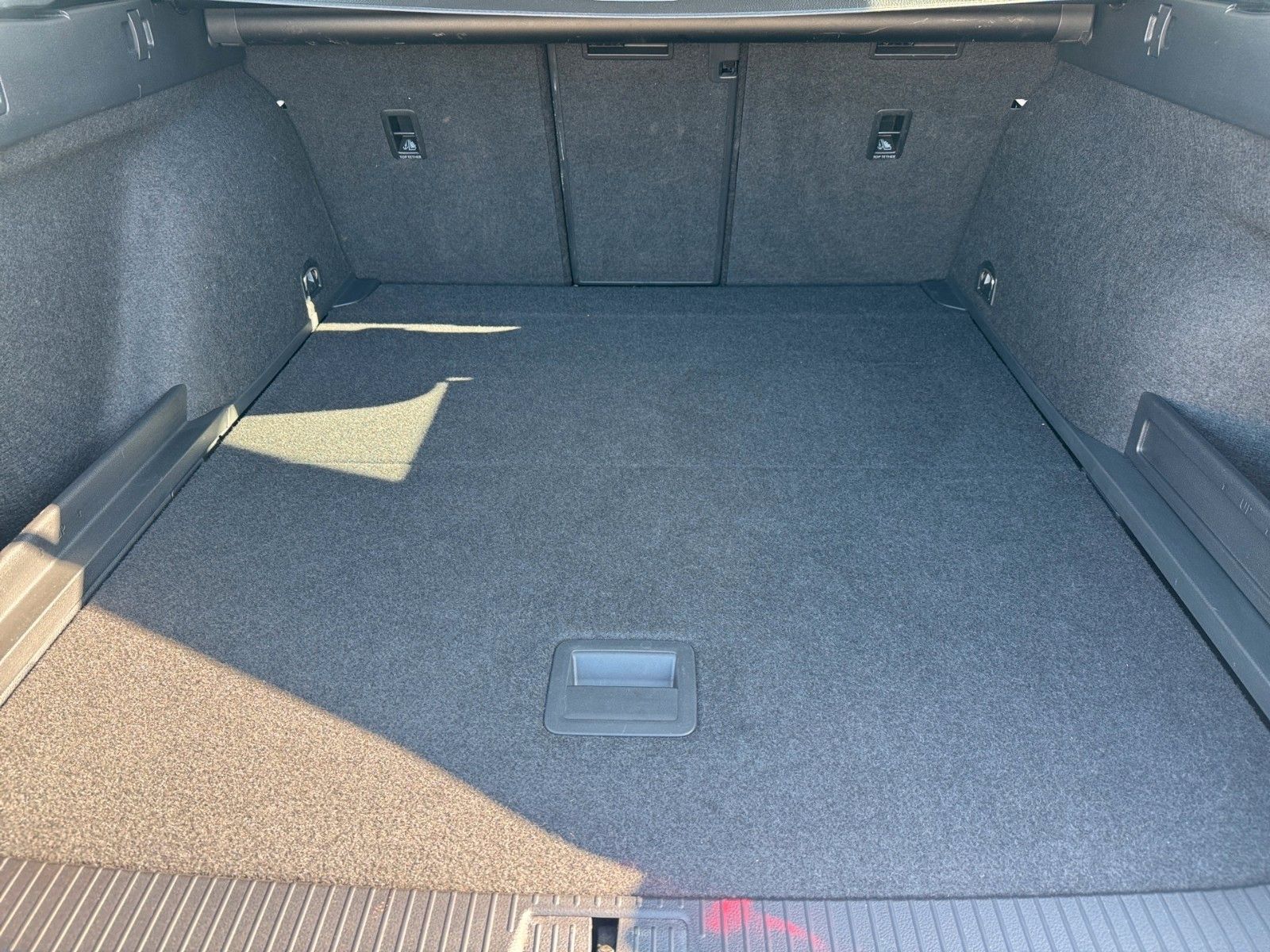 Fahrzeugabbildung Volkswagen Passat Variant Conceptline 1.5 TSI