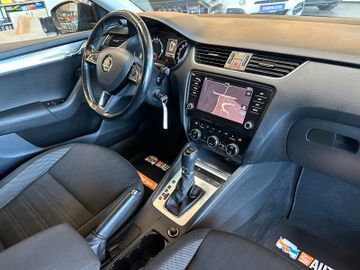 Skoda Octavia *ACC*PDC*NAVI*2-Zonen*Car-PLAY*