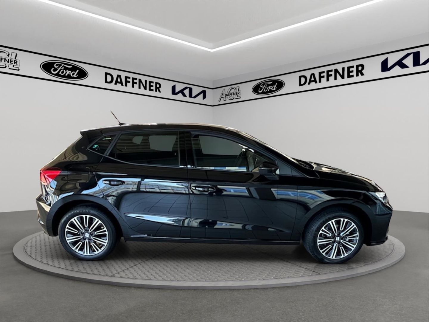 Fahrzeugabbildung SEAT Ibiza 1.0 MPI 59 kW Style LED Kamera PDC SHZ