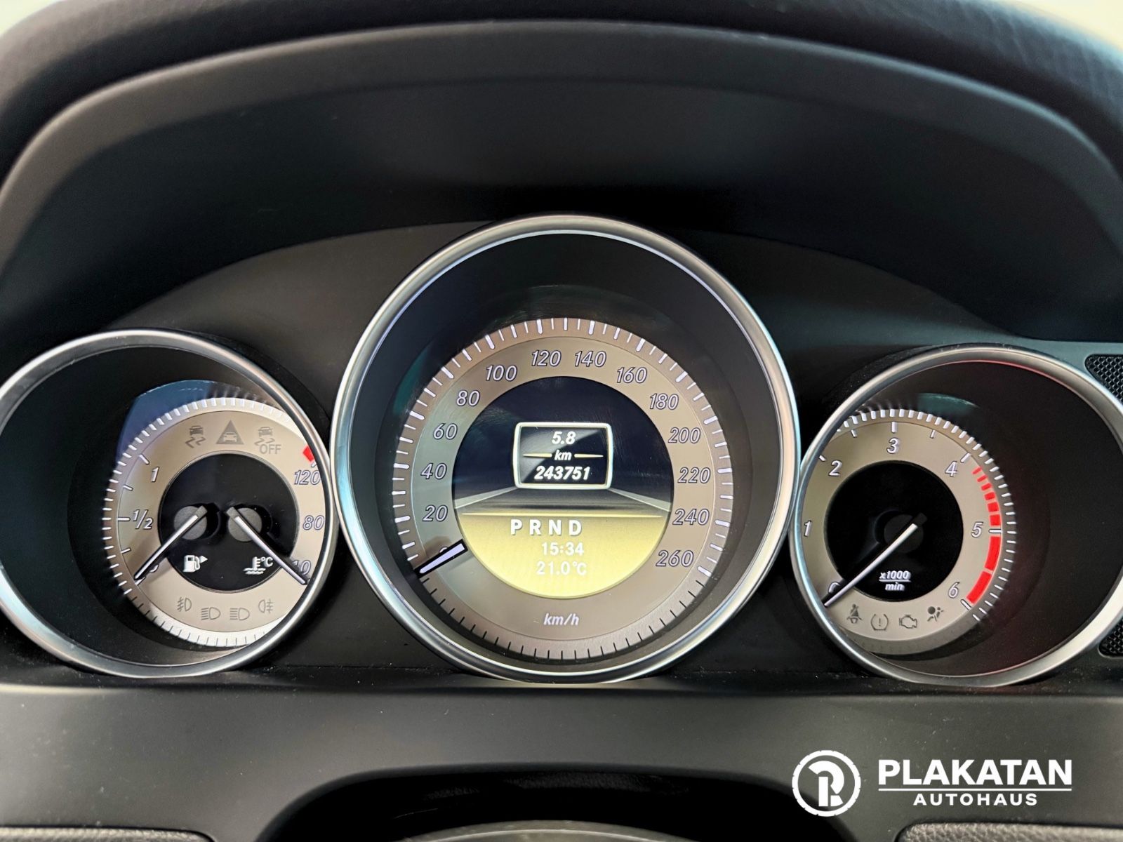 Fahrzeugabbildung Mercedes-Benz C 180CDI T-Model Bi-Xenon Automatik NAVI AHK