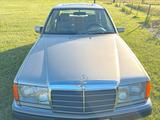 Mercedes-Benz Mercedes Benz E200 H-Zulassung - gebrauchte Mercedes-Benz E 200 aus dem Jahr 1990