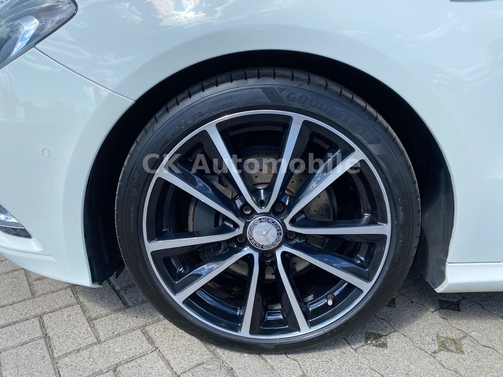 Fahrzeugabbildung Mercedes-Benz B200 Automatik Night-Paket/Leder/Bi-Xenon/Kamera