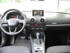 Fahrzeugabbildung Audi A3 Lim. 1.5 TFSI S-TRONIC NAVI/SHZ/TEMP./XENON