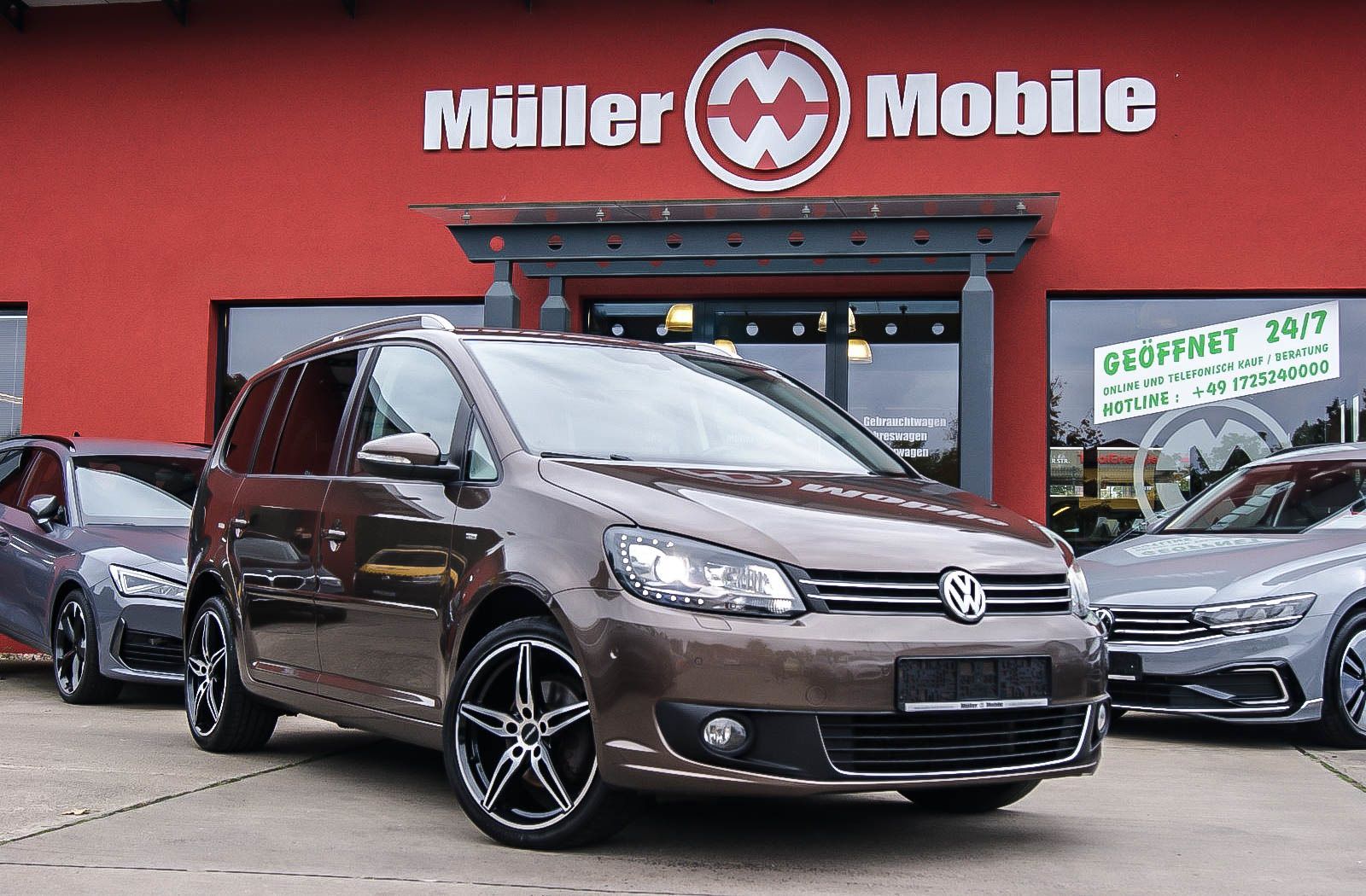 Fahrzeugabbildung Volkswagen Touran 16TDI Cup BI-XENON 7-SITZE SITZG PARKLENK