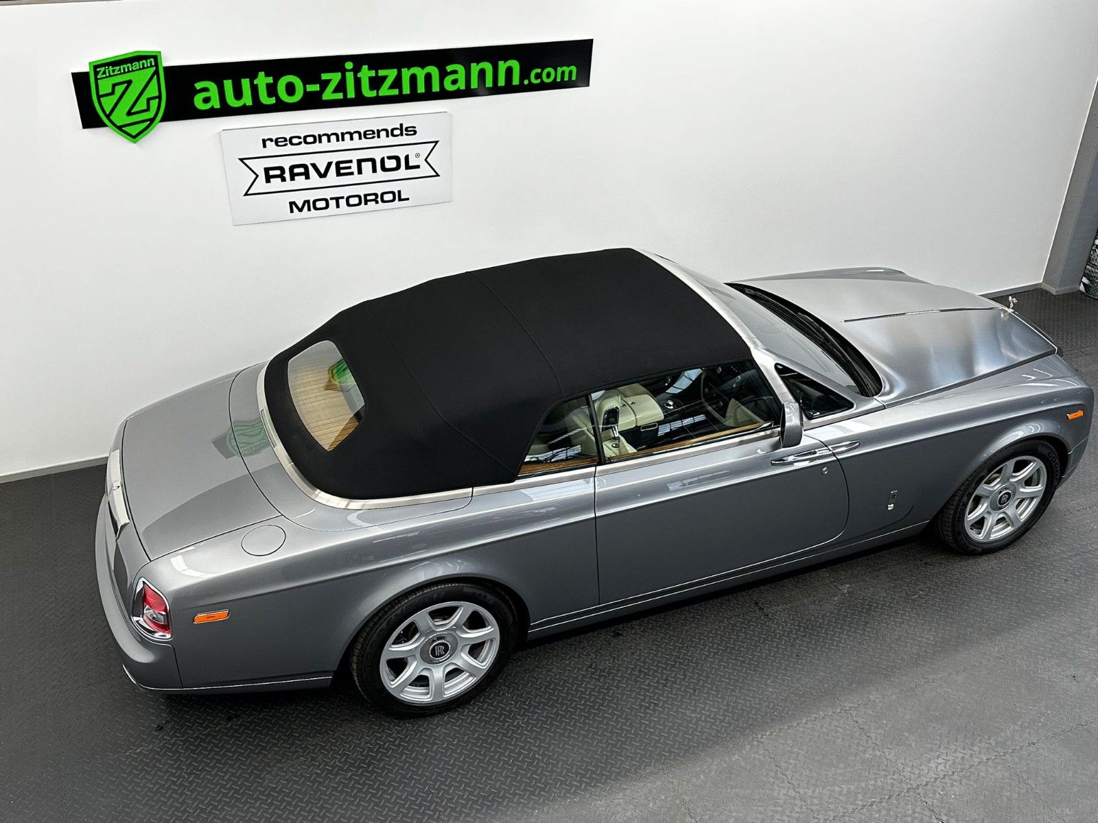 Fahrzeugabbildung Rolls-Royce Phantom Drophead/TEAK-DECK/KAMERA/WENIG KM/TOP