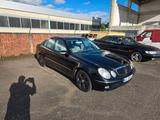 Mercedes-Benz E 240 AVANTGARDE Avantgarde - schwarze Mercedes-Benz E 240