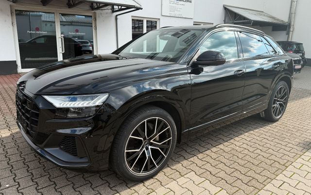 Audi Q8 55 TFSI quattro S-LINE MATRIX/22ZOLL/PANO/ACC
