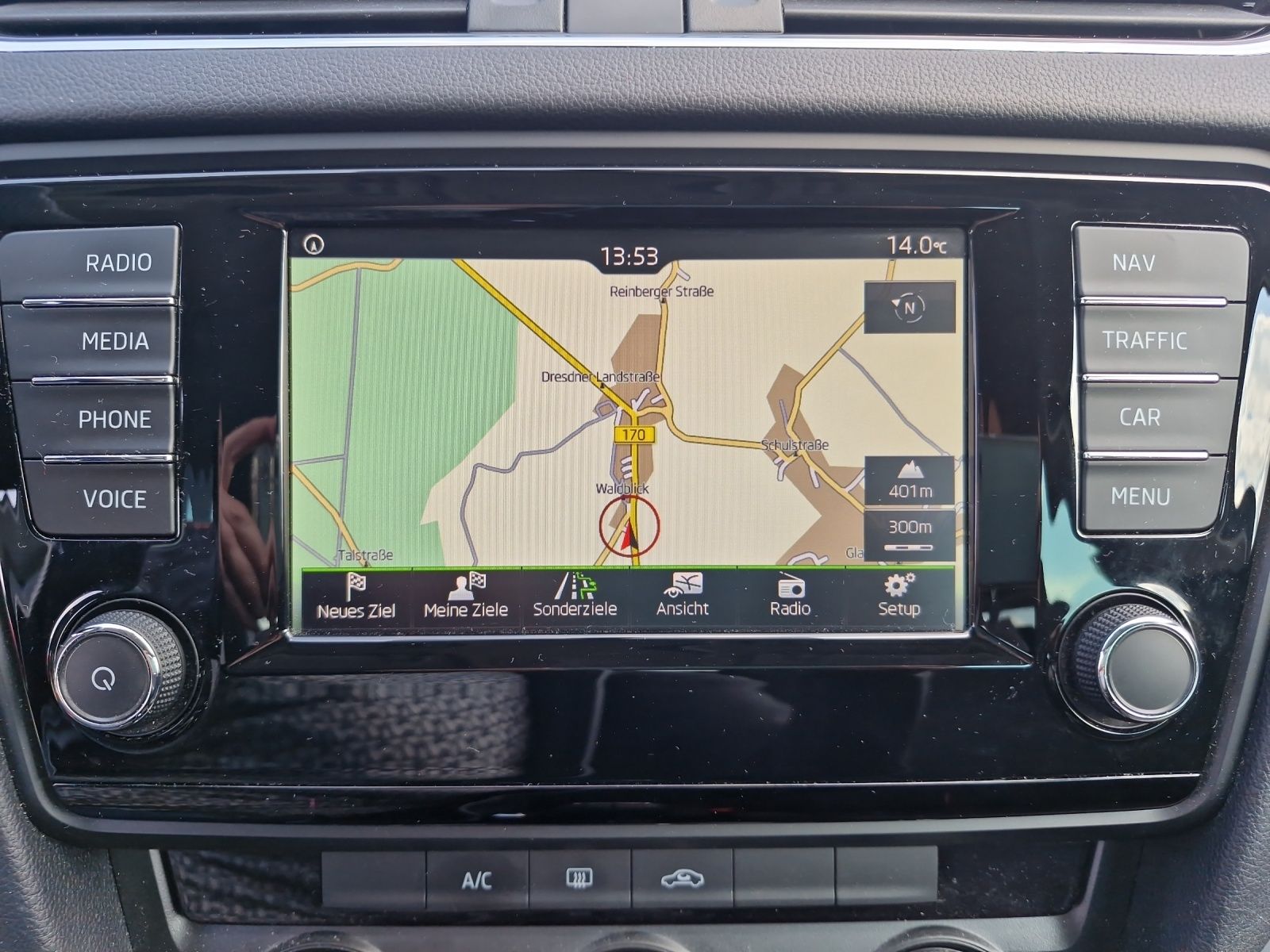 Fahrzeugabbildung SKODA Octavia Combi TSI Ambition Navi Klima GRA PDC