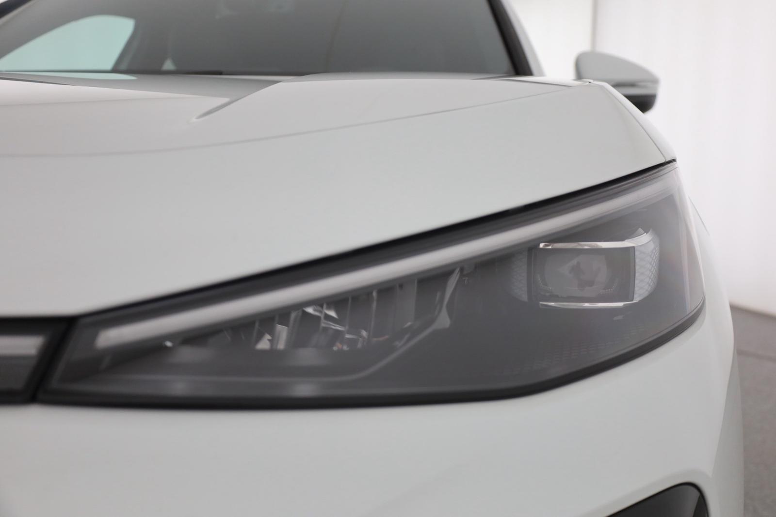 Volkswagen T-Roc R-Line 1.5 eTSI DSG n.Modell LED ACC AHK