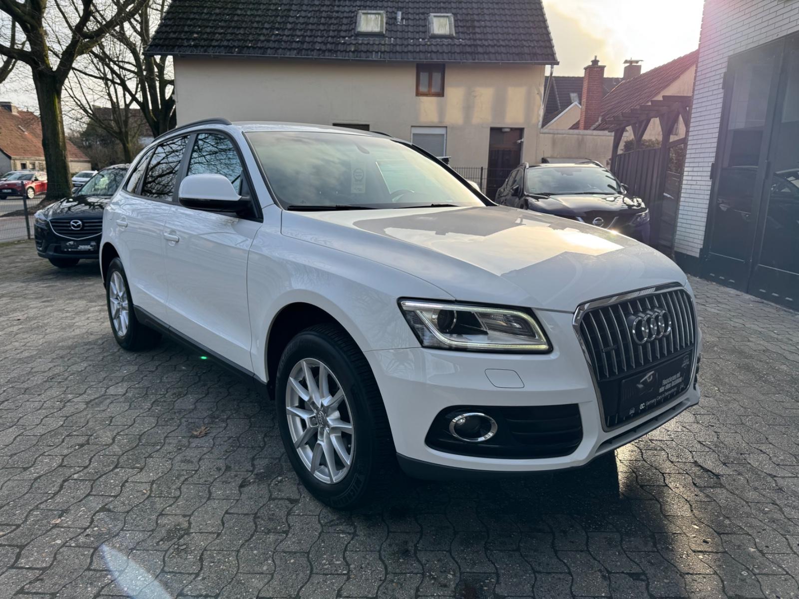 Audi Q5 2.0 Benzin guattro.Navi+Shzg+Ahk+TÜV 05/2027.