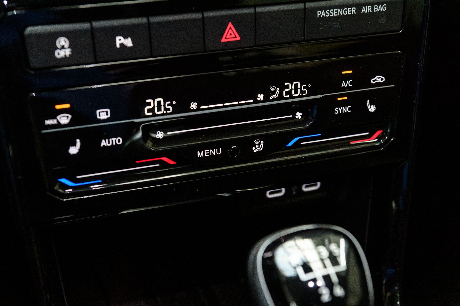 Fahrzeugabbildung Volkswagen T-Cross 1.0 TSI Goal +NAVI +LED