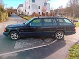 Mercedes-Benz W124T - Mercedes-Benz 220 aus 1992