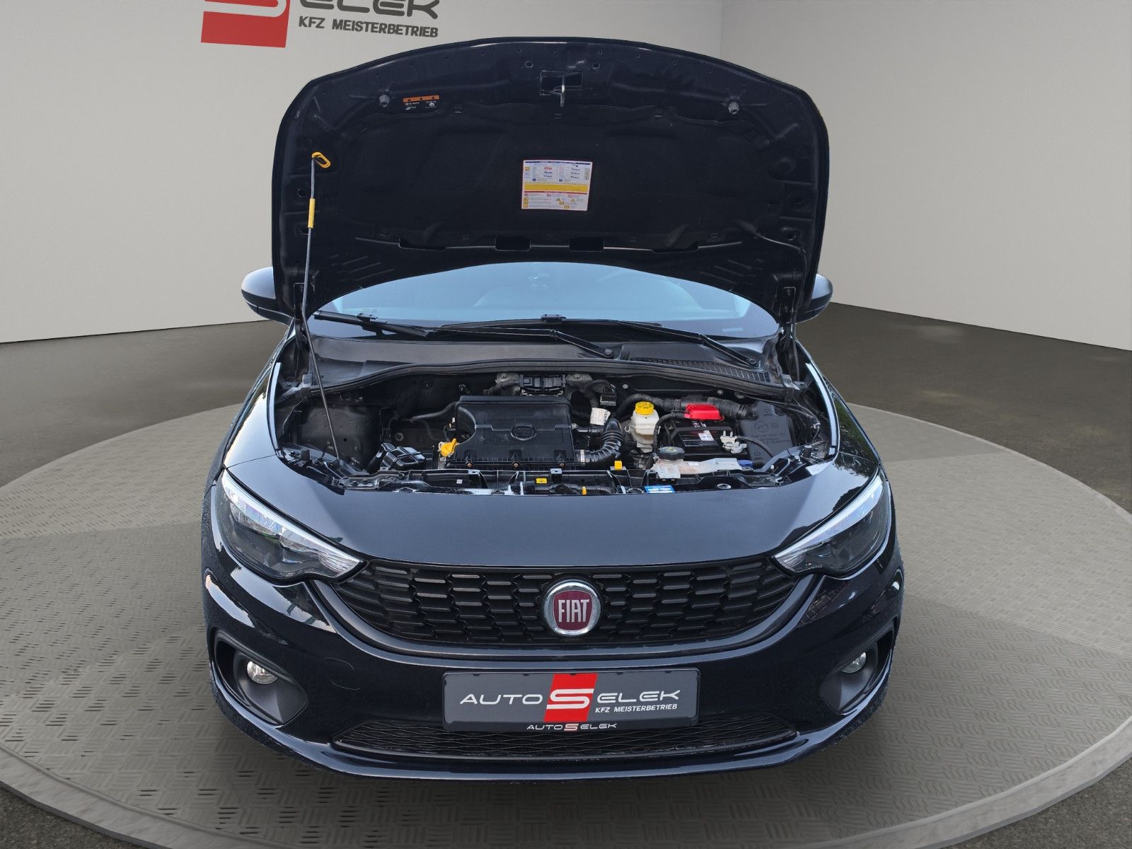 Fahrzeugabbildung Fiat Tipo Street NAVI SHZ PDC