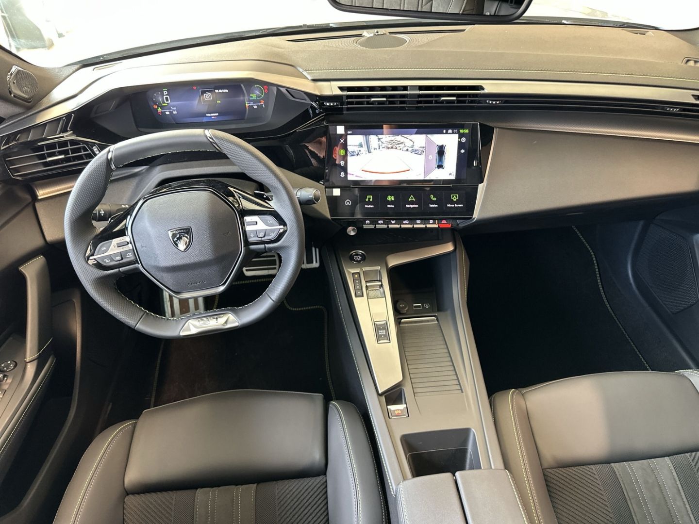 Fahrzeugabbildung Peugeot 408 GT Hybrid 145 e-DSC6 El. Panodach Navi SHZ