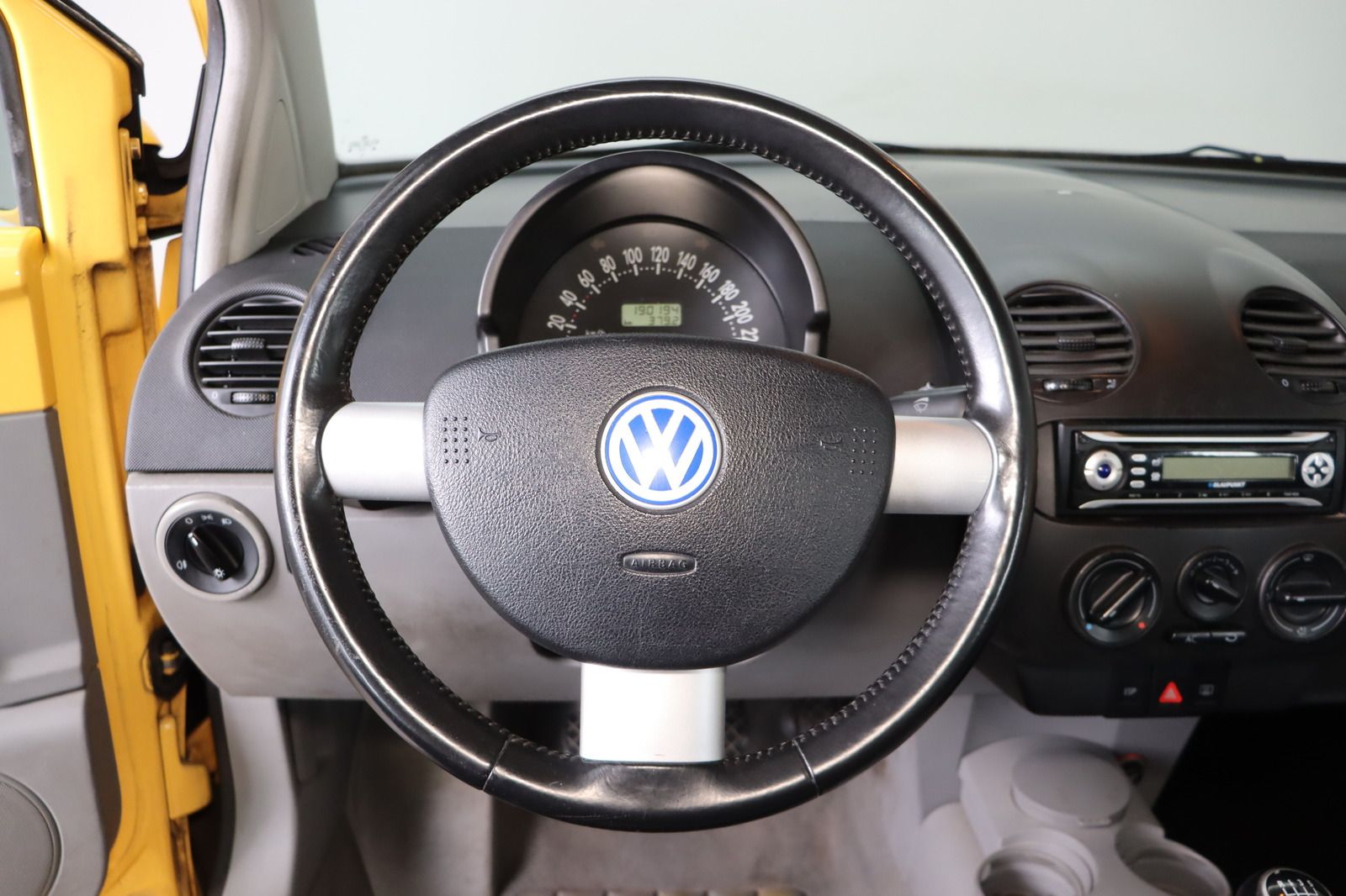Fahrzeugabbildung Volkswagen New Beetle 1.6 en vogue * HU/AU bis 04.2026 *