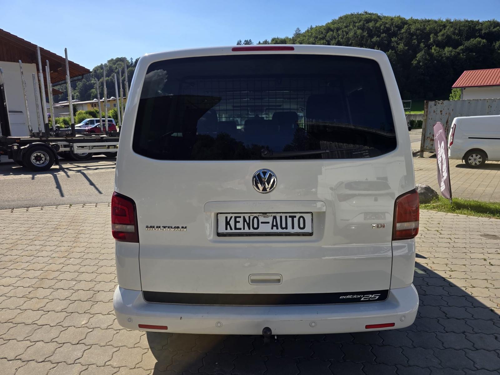 Volkswagen T5 Transporter Bus Multivan Edition 25