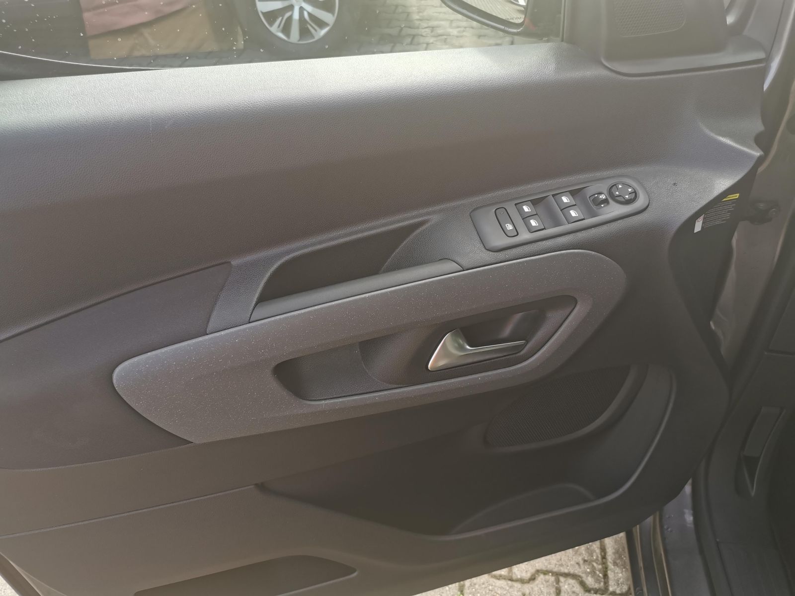 Fahrzeugabbildung Citroën Berlingo Feel M*Sitzhzg*PDC hi*Navi*SichtPaket*