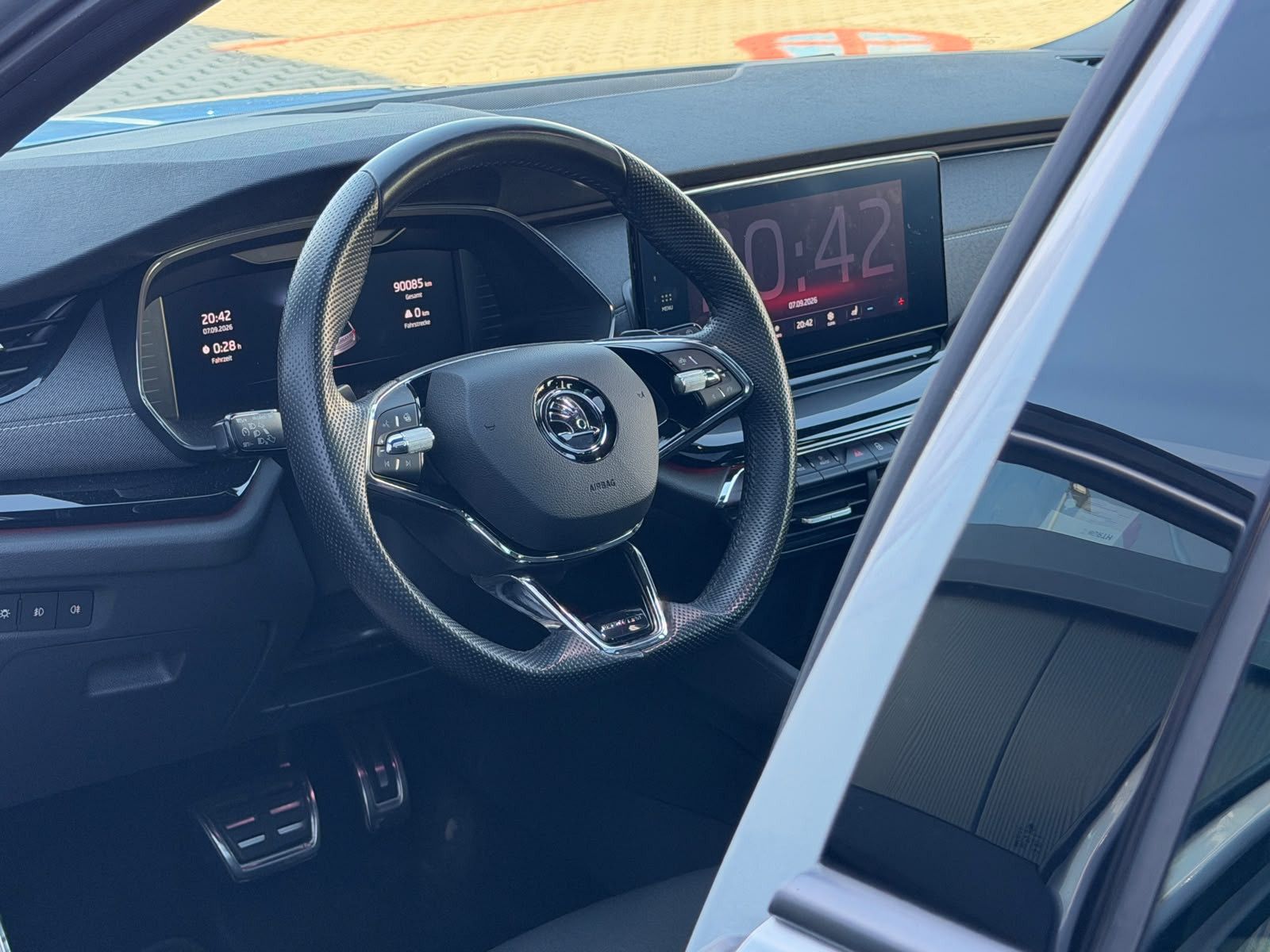 Fahrzeugabbildung SKODA Octavia Combi Sportline*PANO