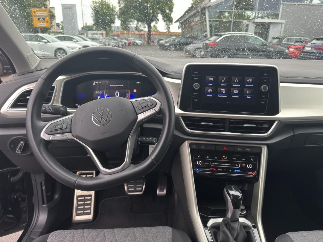 Fahrzeugabbildung Volkswagen T-ROC MOVE 1.5TSI, 110kW, DSG, Move,MFK, GJR, Na