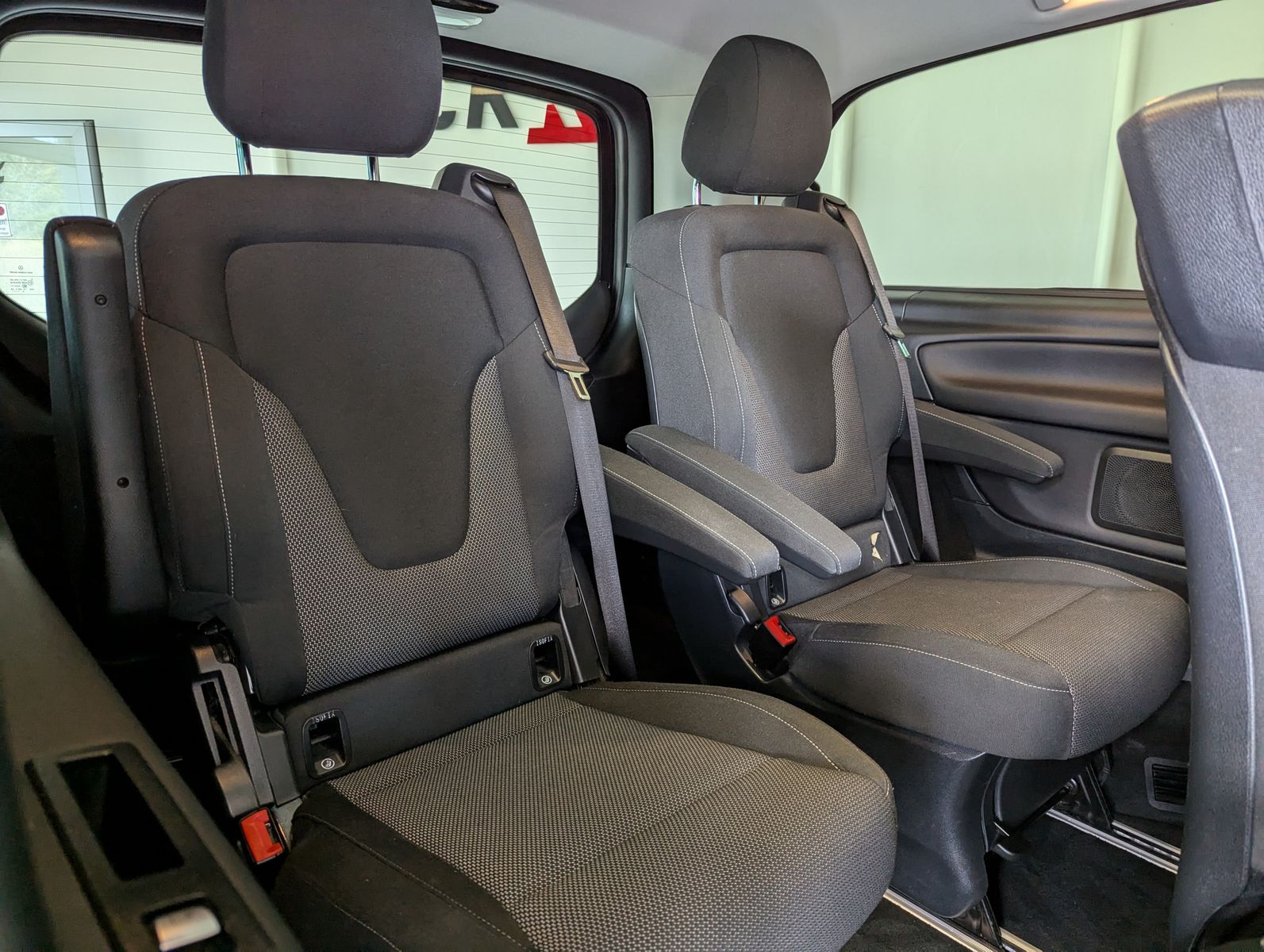 MERCEDES-BENZ V 250 d AMG EDITION lang Pano LED Kamera - Image 20