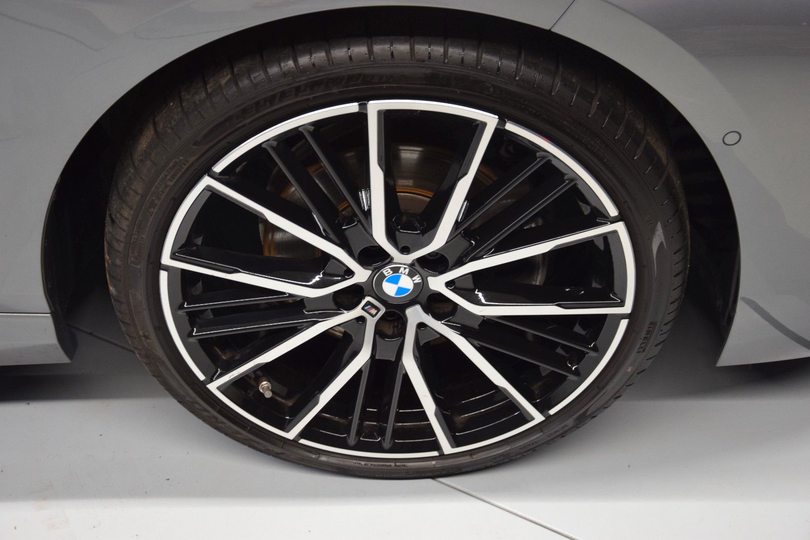 Fahrzeugabbildung BMW 218 i M Sport Gran Coupé HuD Pano Schale ACC