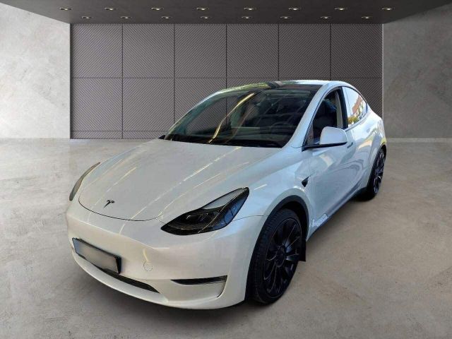 Tesla Model Y Performance Dual AWD 1. Hand