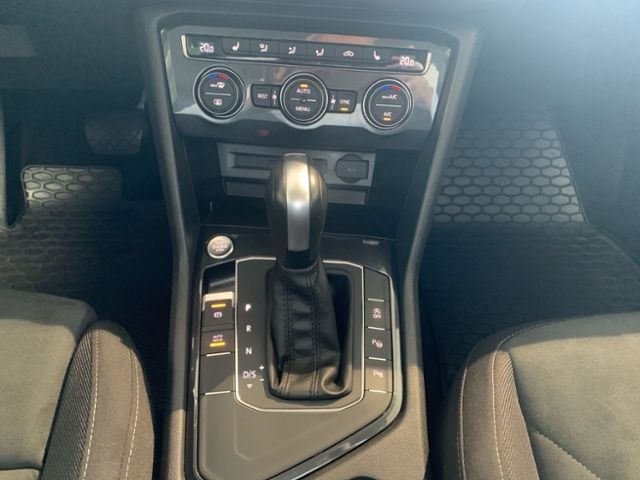 Fahrzeugabbildung Volkswagen Tiguan 1.5 TSI DSG Comfortline AHK NAVI LED PDC