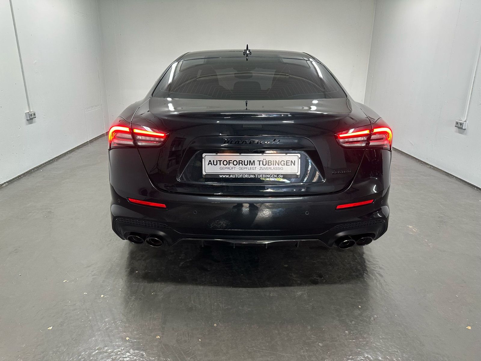 Fahrzeugabbildung Maserati Ghibli TROFEO V8   - SOFT CLOSE*NAVI*TEMPO*DAB*