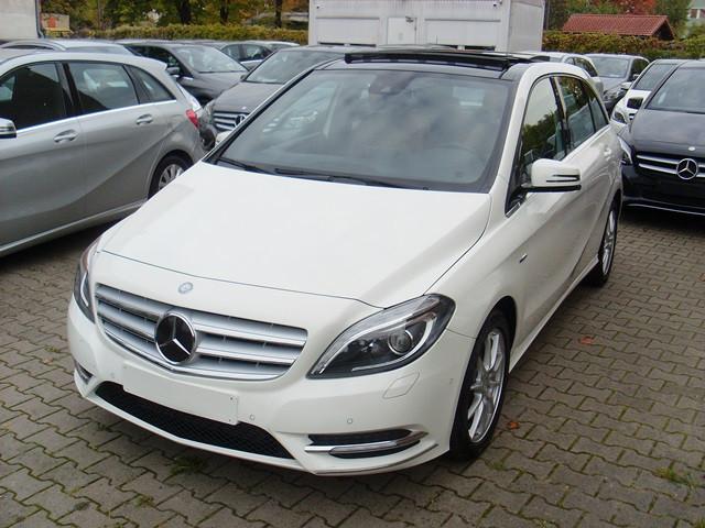 Mercedes-Benz B 200 Autom. / Panorama / Leder / 1. Besitz