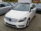 Mercedes-Benz B 200 Autom. / Panorama / Leder / 1. Besitz - Mercedes-Benz B 200 Gebrauchtwagen in Berlin