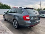 Skoda Octavia 2,0 VIRS Columbus Sport Lenkrad - Skoda Octavia mit Benzin-Antrieb: Kombi, 2.0