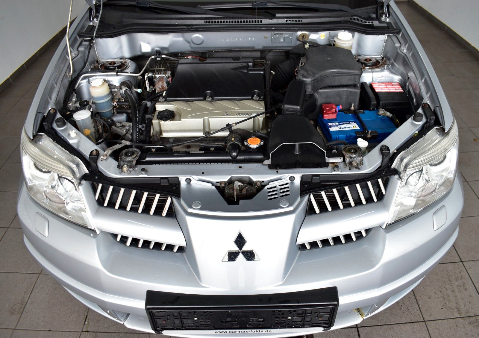 Fahrzeugabbildung Mitsubishi Outlander 2.4 Intense Leder,Navi,Kamera,SR+WR