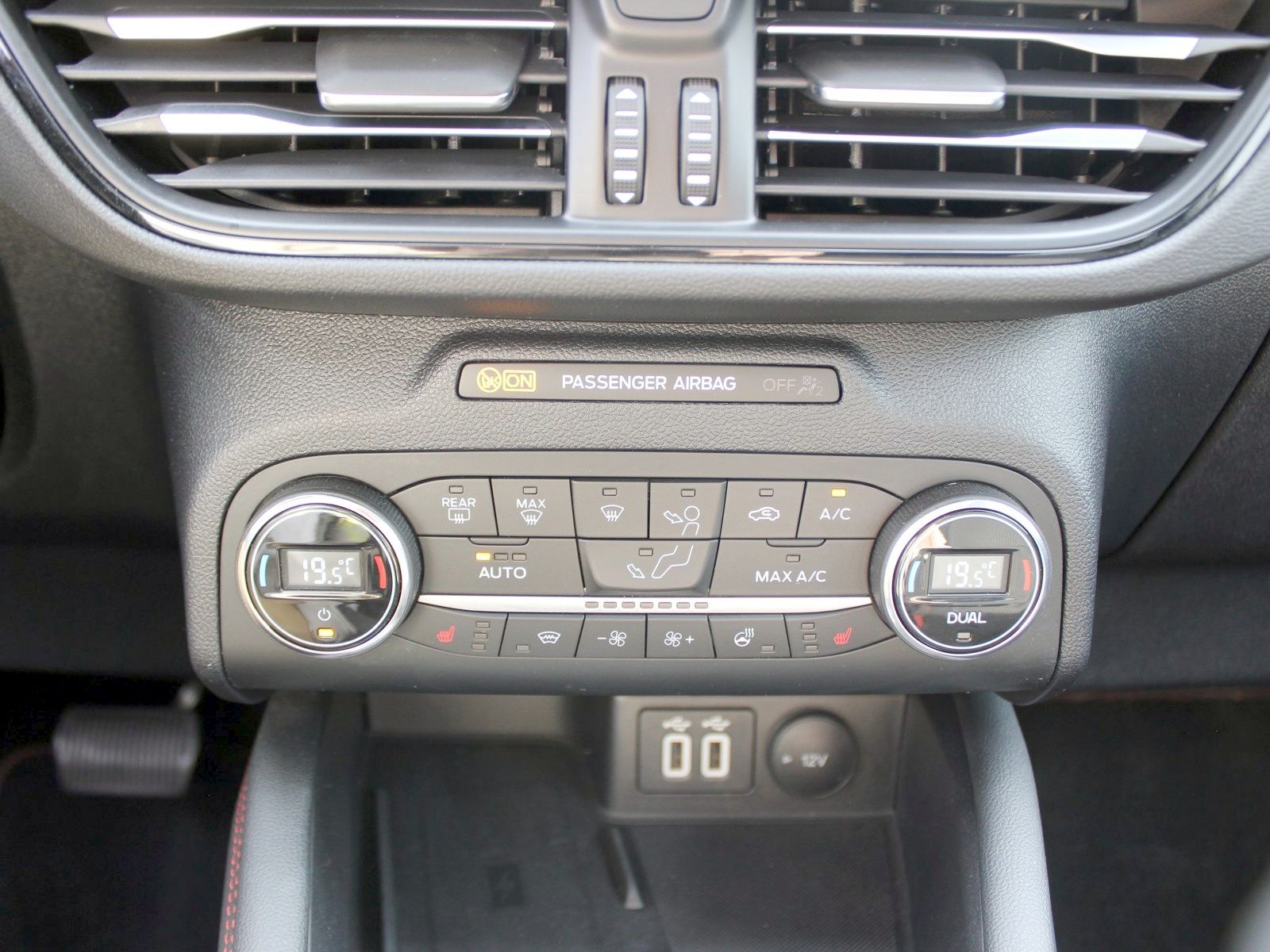 Fahrzeugabbildung Ford Kuga Plug-In Hybrid ST-Line 2,5 Duratec