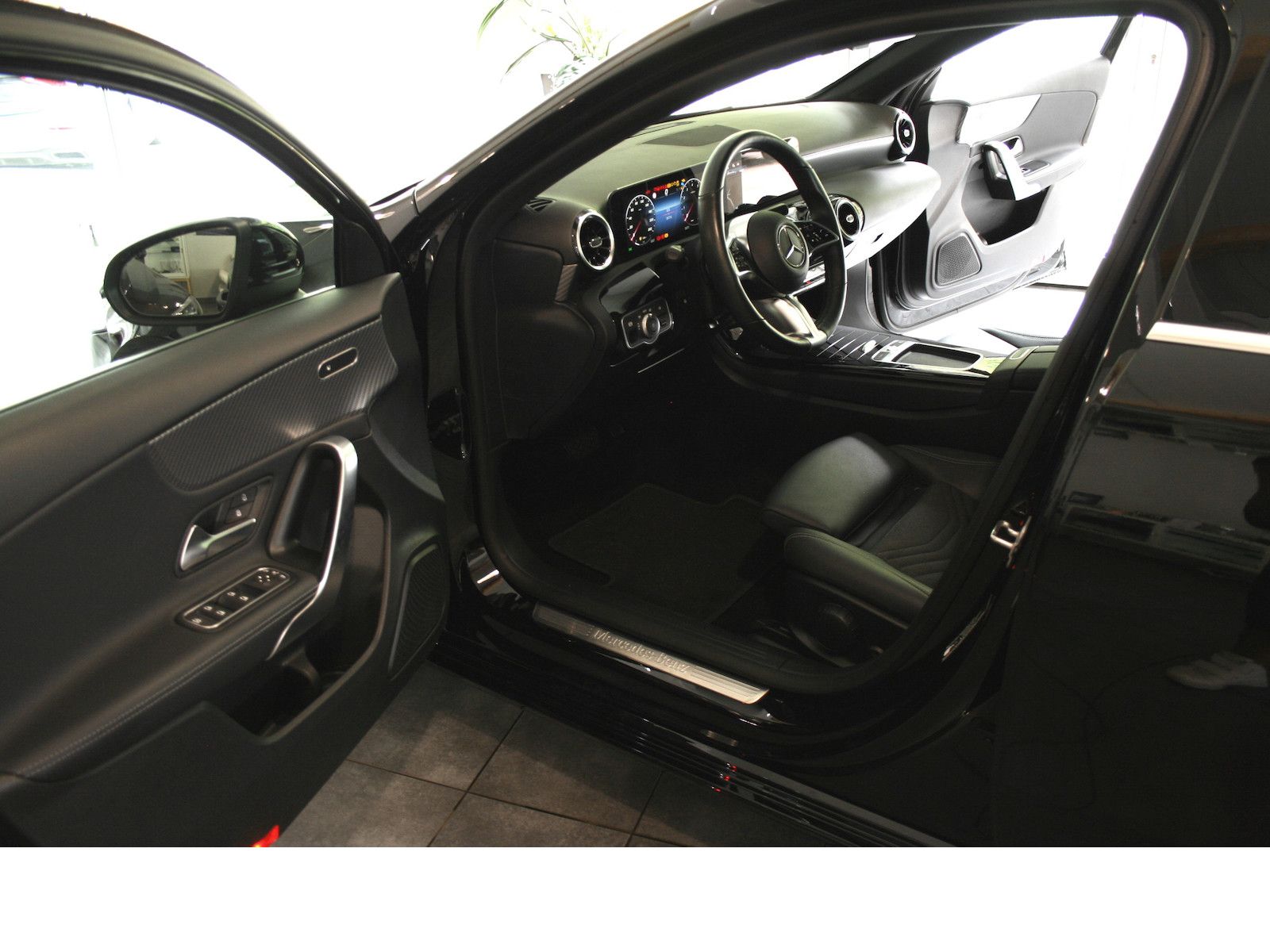 Fahrzeugabbildung Mercedes-Benz A 180 Progres.Advanced *LED*Totwinkel*360°Kamera