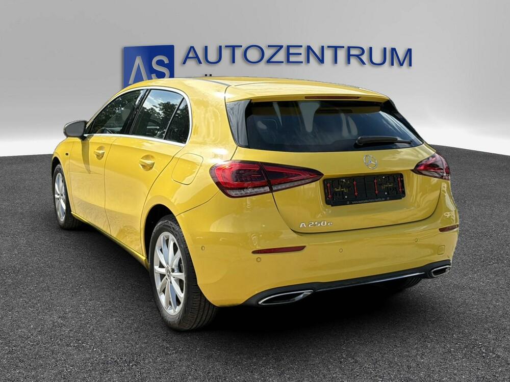 Mercedes-Benz A 250 e Progressive 360 KAM SHZ HUD LED