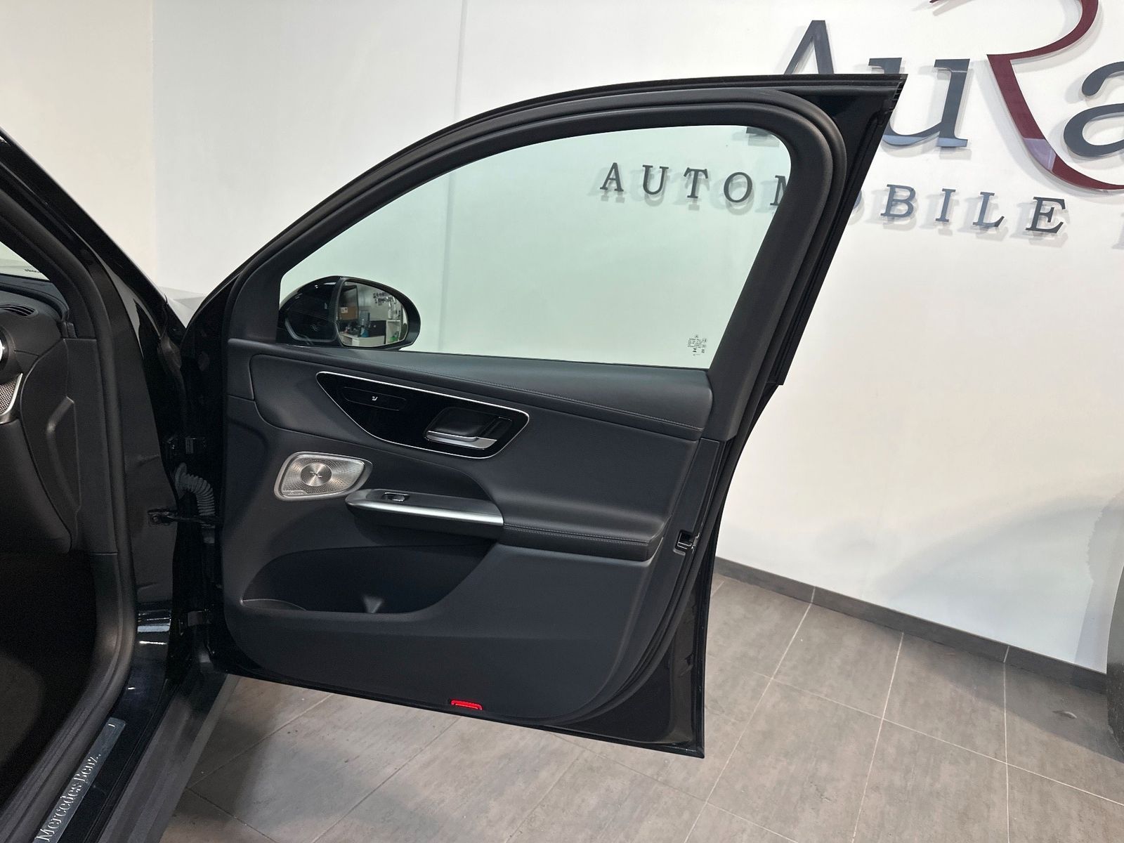 Fahrzeugabbildung Mercedes-Benz GLC 220 d 4M AMG-Line Night-Paket NAV+LED+AHK