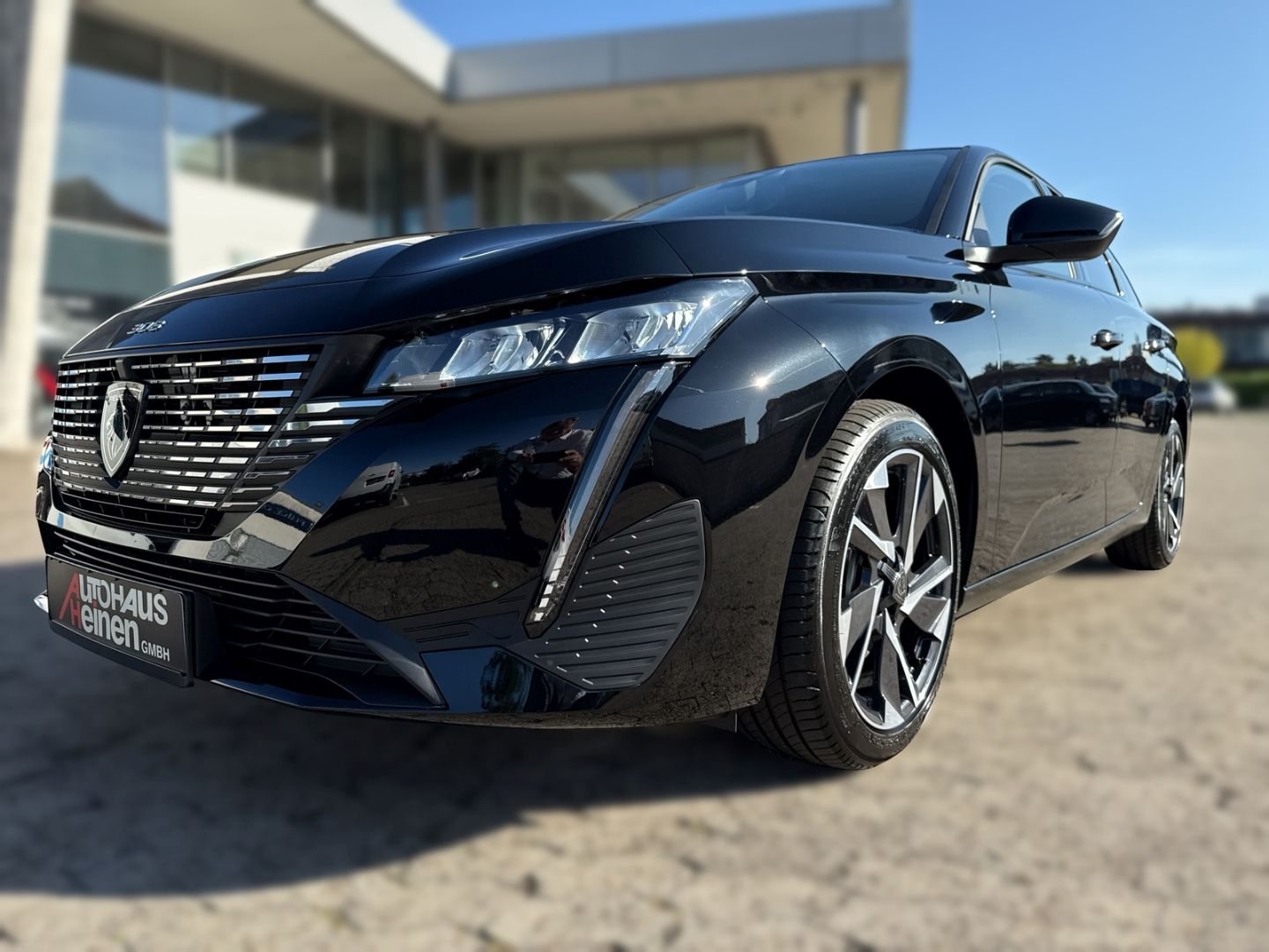 Fahrzeugabbildung Peugeot 308 SW Hybrid 145 Allure 1.2 LED ACC 2-Zonen-Kli