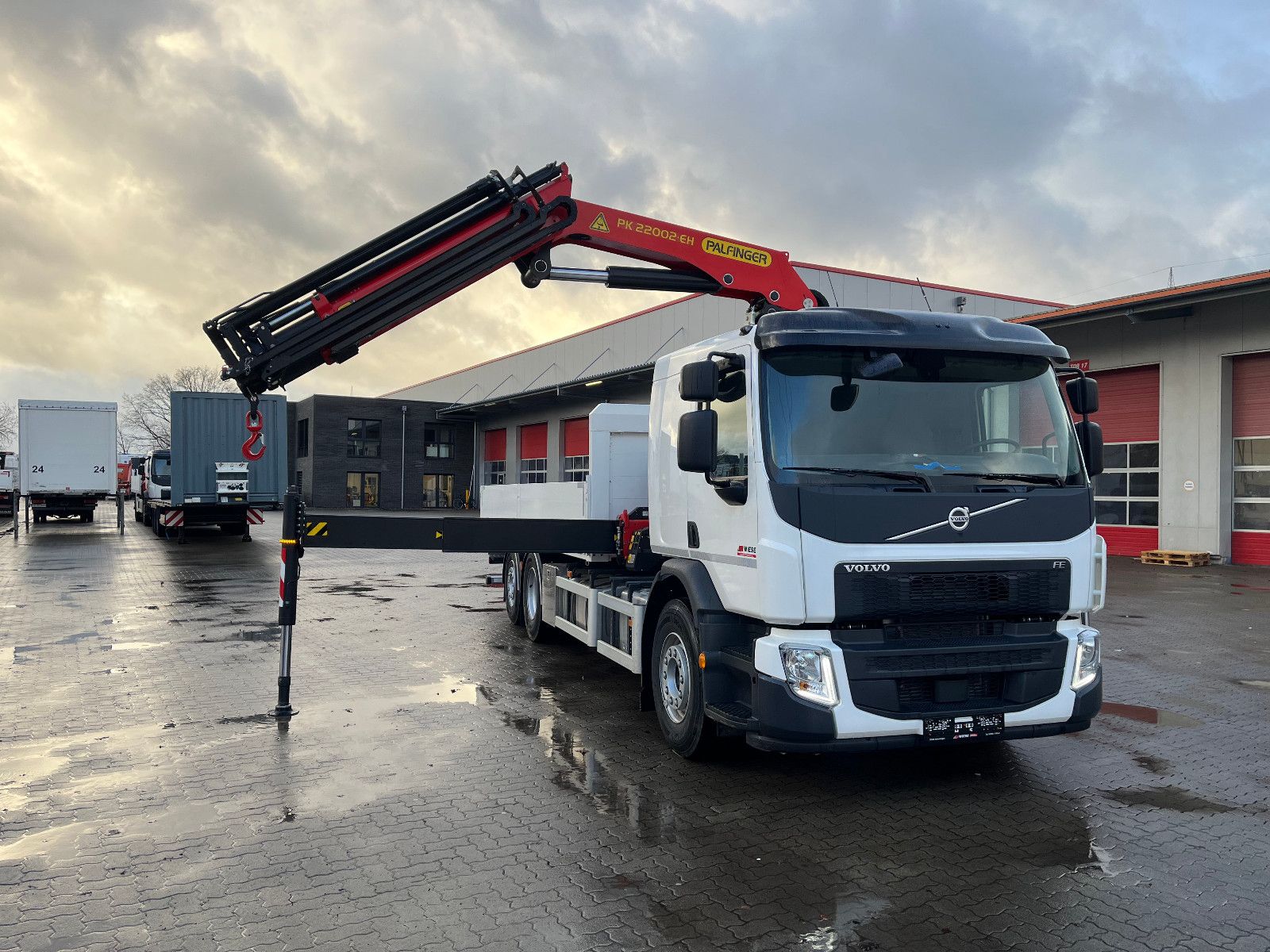 Fahrzeugabbildung Volvo Volvo FE350 6x2 Pritsche Palfinger  PK22002-EH