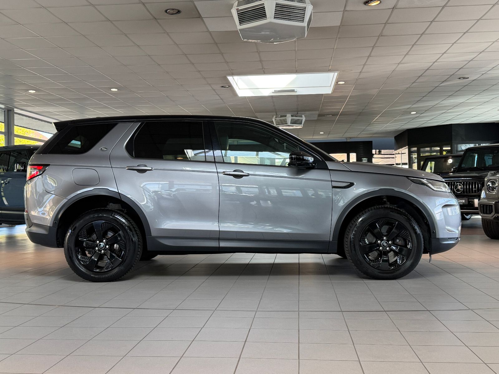 Fahrzeugabbildung Land Rover Discovery Sport AWD D200/360''KAM/LEDER/PANORAMA