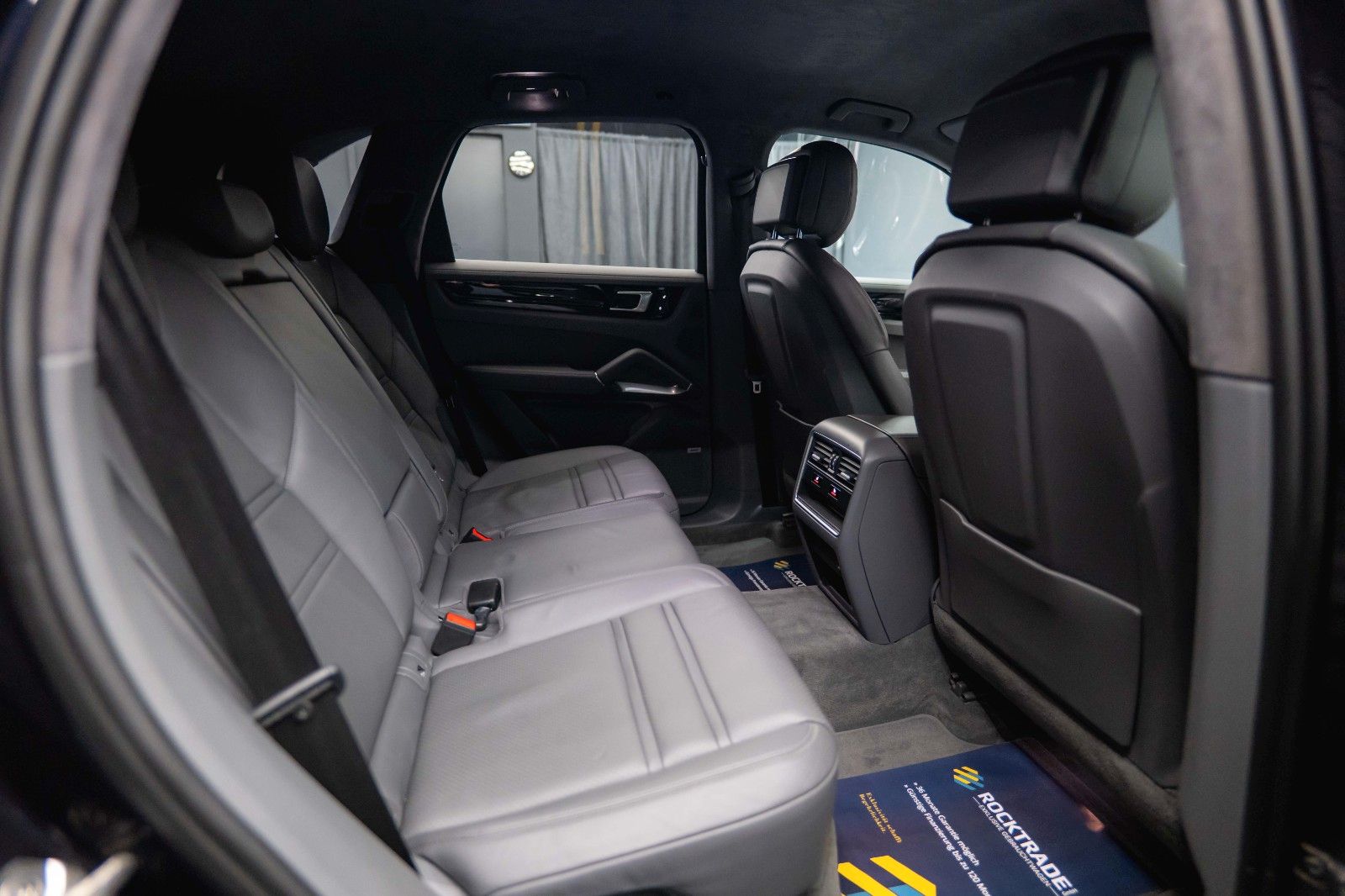 Fahrzeugabbildung Porsche Cayenne Turbo V8 Sport Chrono Black *ACC*LED*