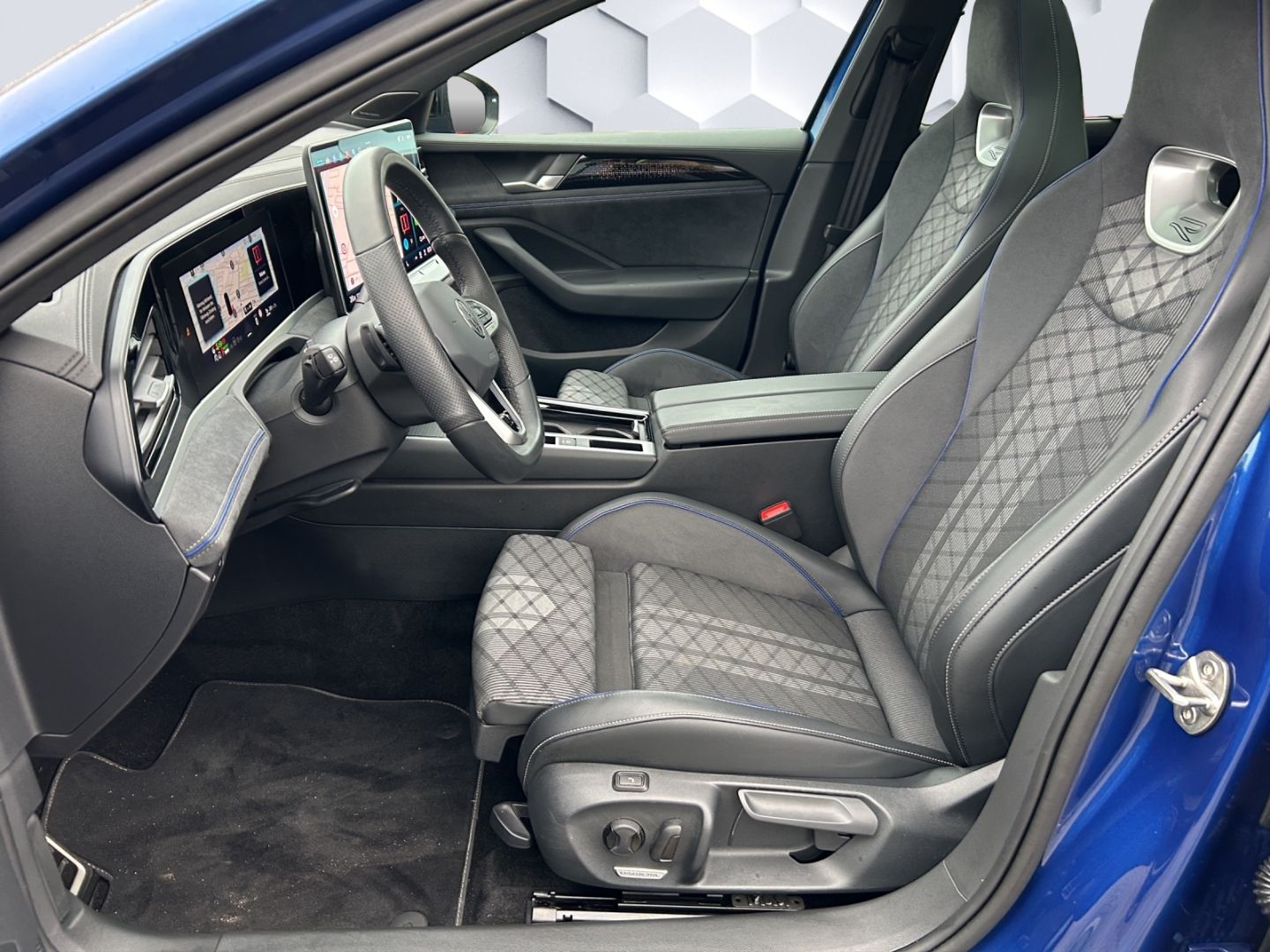 Passat Variant 1.5 TSI 200 R-Line 1,5 l eHybrid 