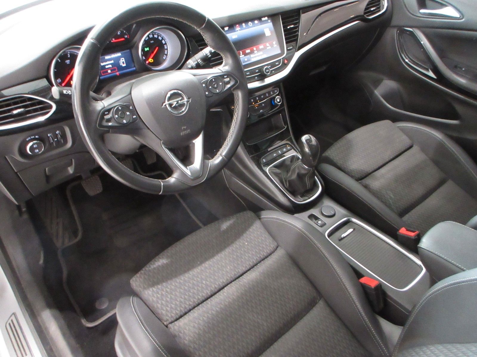 Fahrzeugabbildung Opel Astra K Sports Tourer Innovation Start/Stop