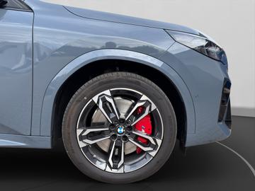 2026 BMW IX2 缩略图 11