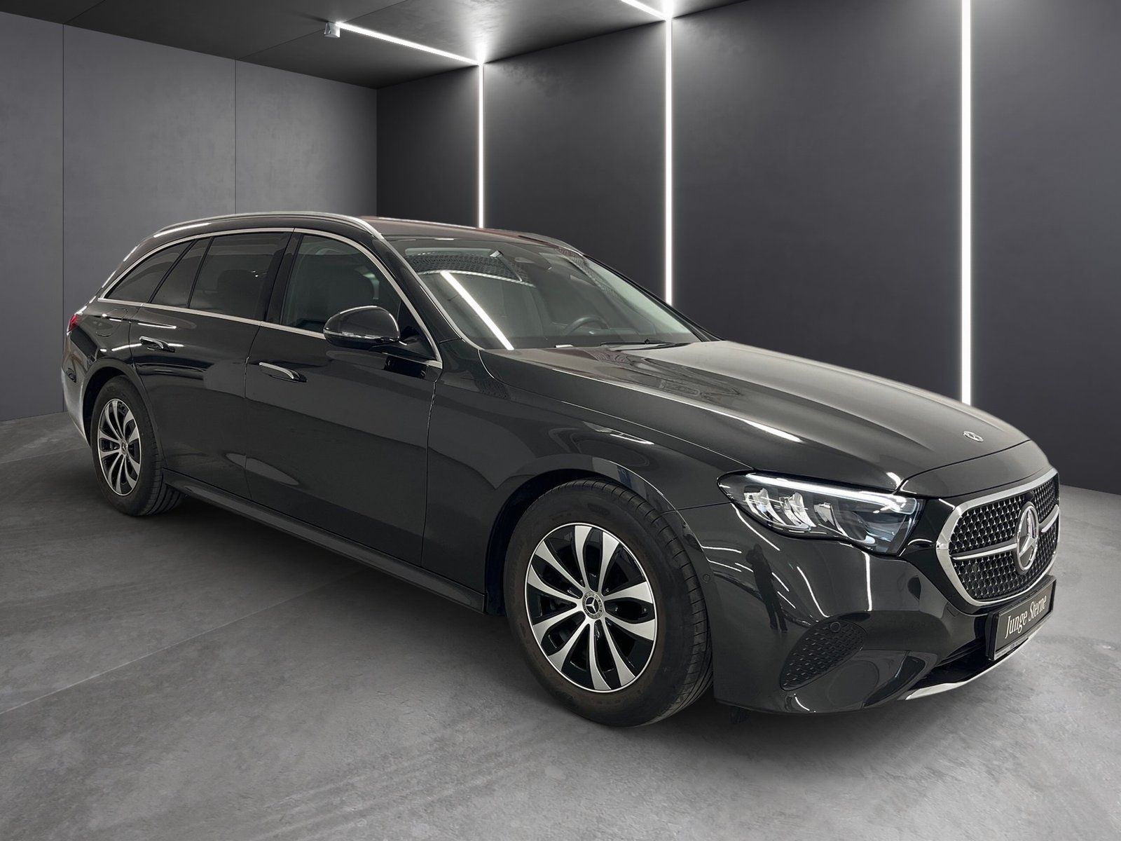Fahrzeugabbildung Mercedes-Benz E 220 T d Avantgarde*LED*Kamera*Totwinkel*Distro