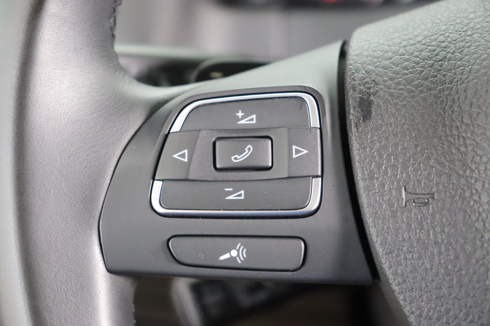 Volkswagen Tiguan * Pano * Navi * Xenon * Parkassistent Tra