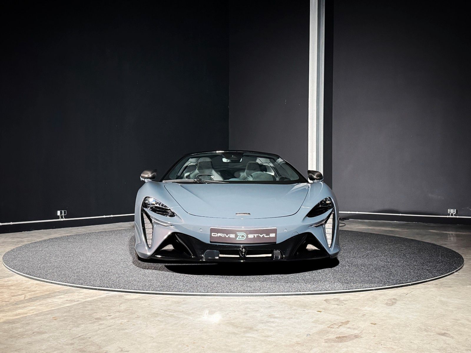 Fahrzeugabbildung McLaren Artura Spider + MSO Lava Grey + Carbon Pack +PPF